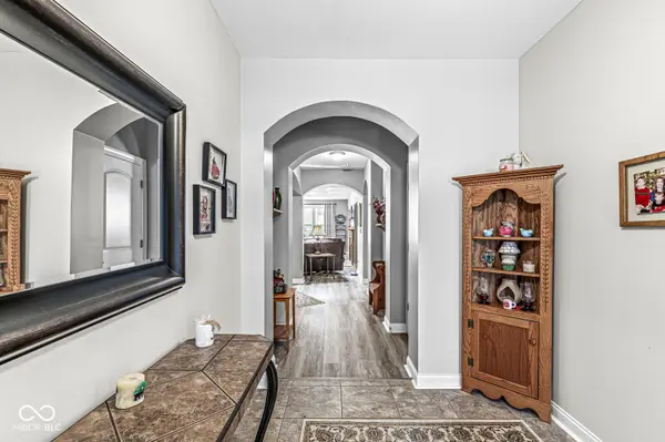 1490 Tuscany DR, Greenwood, IN 46143