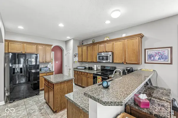 1490 Tuscany DR, Greenwood, IN 46143