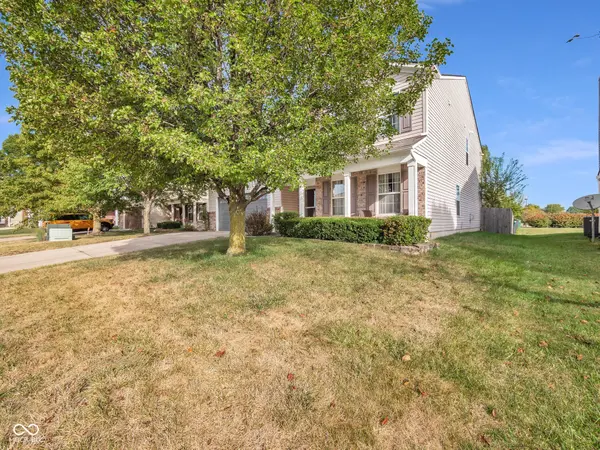 2368 Monarchy LN, Greenwood, IN 46143