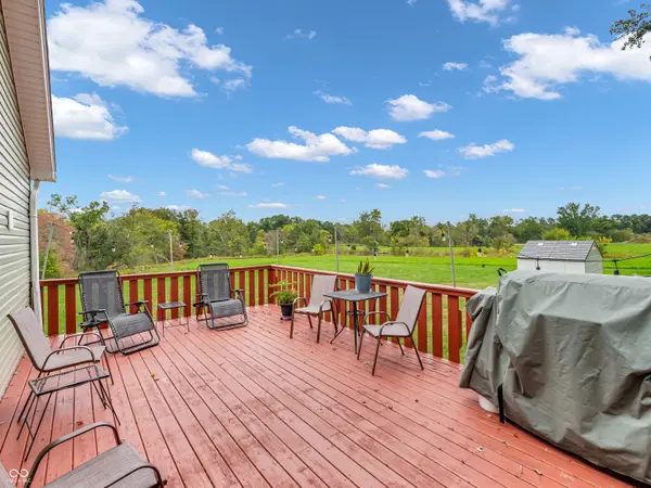 1605 N Bowling Green Poland RD, Bowling Green, IN 47833