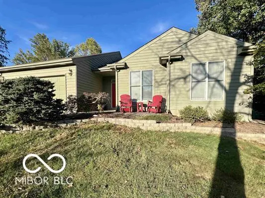 9419 S Harbour Pointe DR, Bloomington, IN 47401
