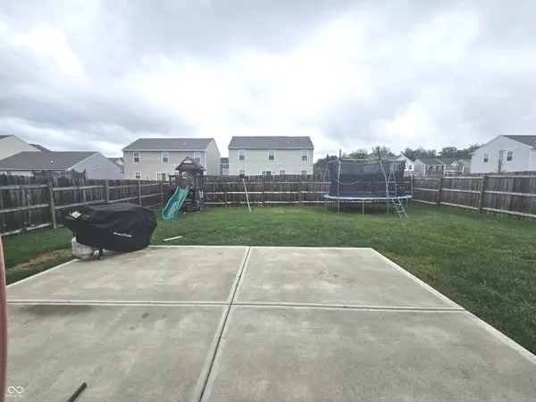 217 Campus LN, Greenwood, IN 46143