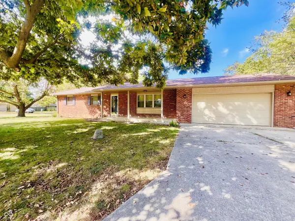 925 S Westchester Park DR, Yorktown, IN 47396