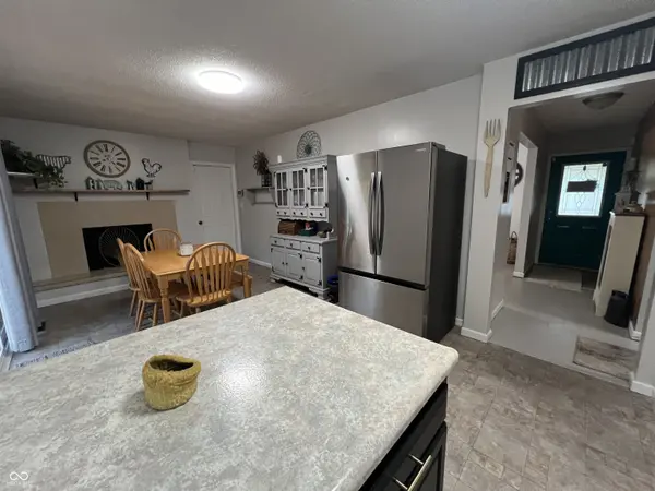 1075 W Hickory DR, New Castle, IN 47362