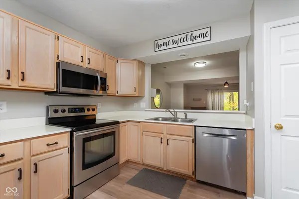 11501 Creekview LN, Indianapolis, IN 46236