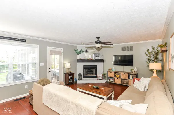 1229 Luce Creek CIR, Greenwood, IN 46142