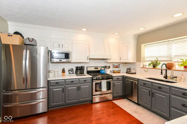 1229 Luce Creek CIR, Greenwood, IN 46142