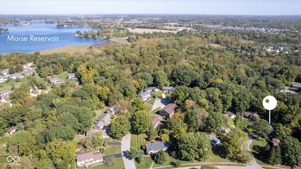 321 Catalpa CT, Noblesville, IN 46062