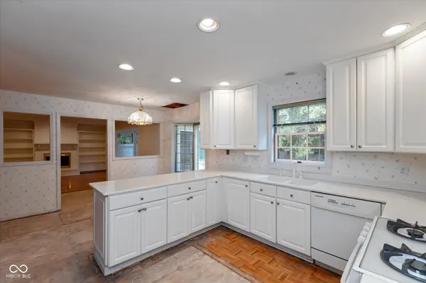 4338 Briarwood DR, Indianapolis, IN 46250