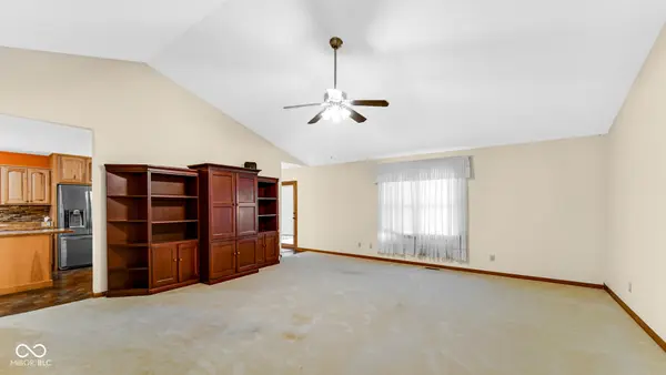 212 Hollowview DR, Noblesville, IN 46060
