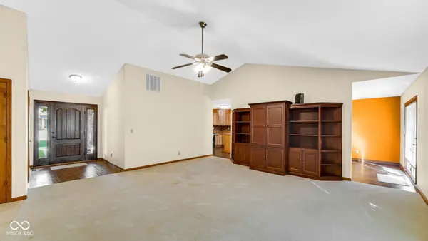212 Hollowview DR, Noblesville, IN 46060