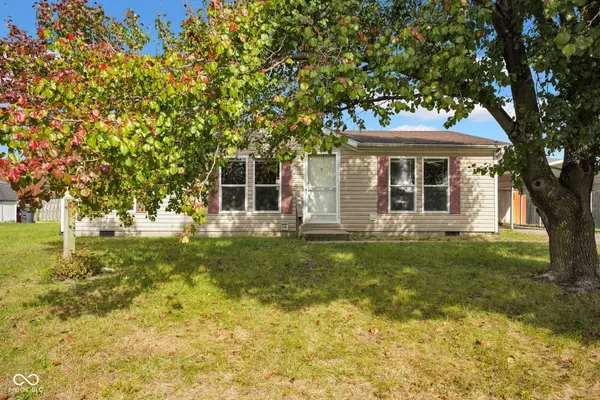 998 Sunset LN, Seymour, IN 47274