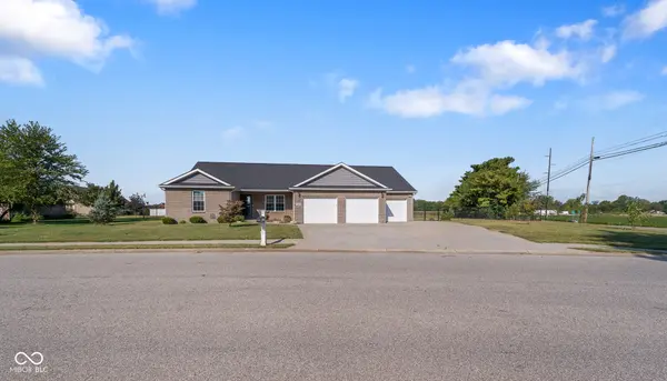 1604 E Bell Ford DR, Seymour, IN 47274