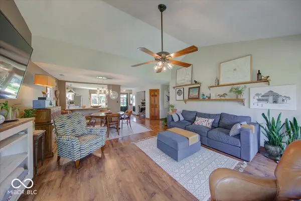 1140 Barcelona DR, Greenwood, IN 46143