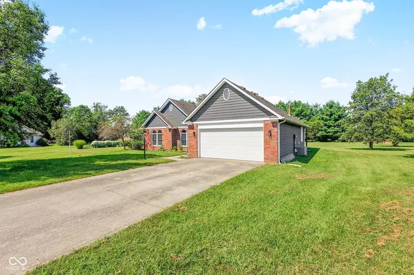 5896 N Red Oak DR, Greenfield, IN 46140