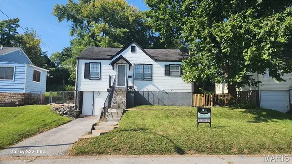 7164 Manette DR, Flordell Hills, MO 63136
