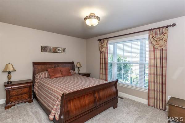 910 Daffodil Ridge DR, O'fallon, MO 63366