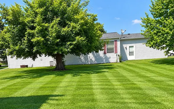 459 Meadowlark CIR, Sandwich, IL 60548