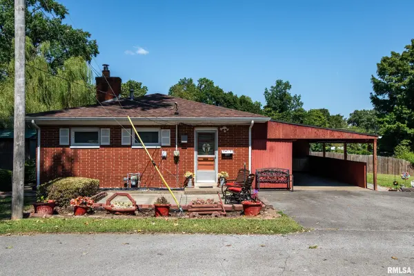 608 E 1ST ST, Carterville, IL 62918