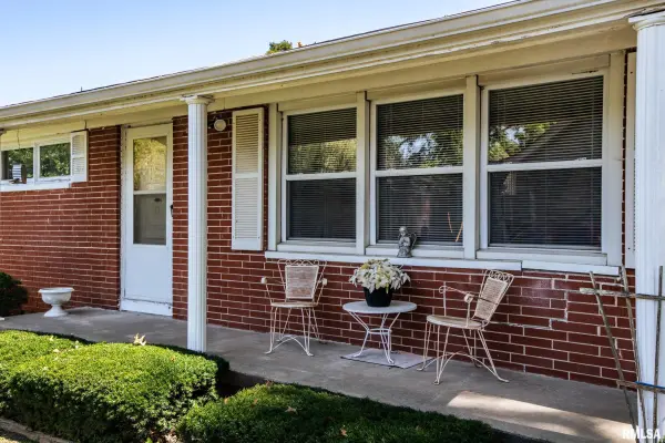 608 E 1ST ST, Carterville, IL 62918