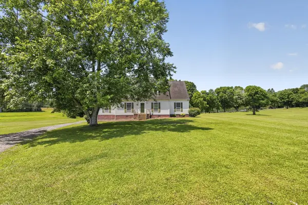 2558 S Mount Pleasant Rd, Greenbrier, TN 37073