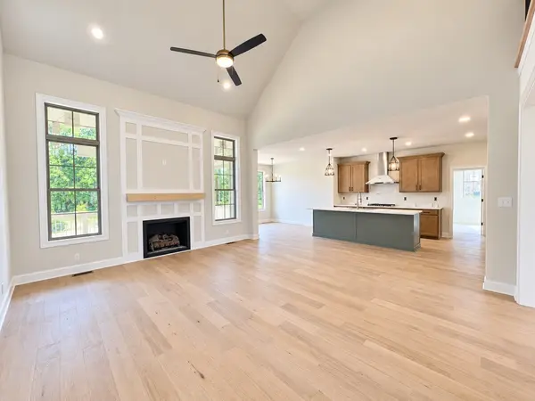 479 Pond Apple Rd, Clarksville, TN 37043