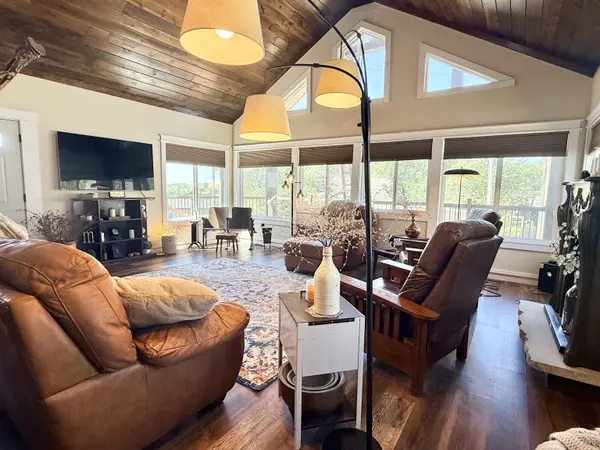 7 Rock Rd., Marion, KS 66861