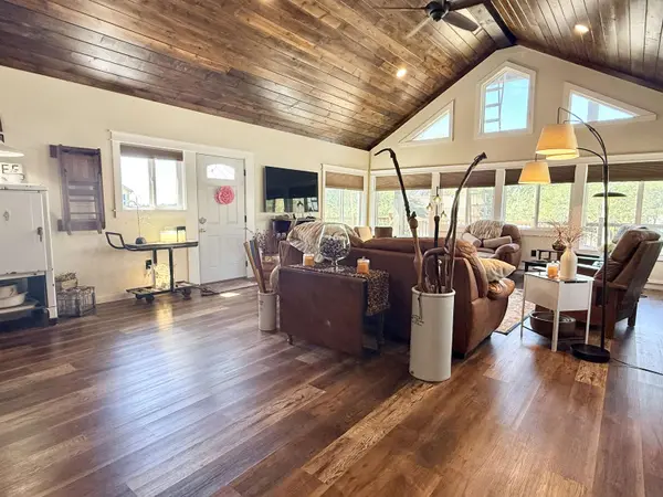 7 Rock Rd., Marion, KS 66861