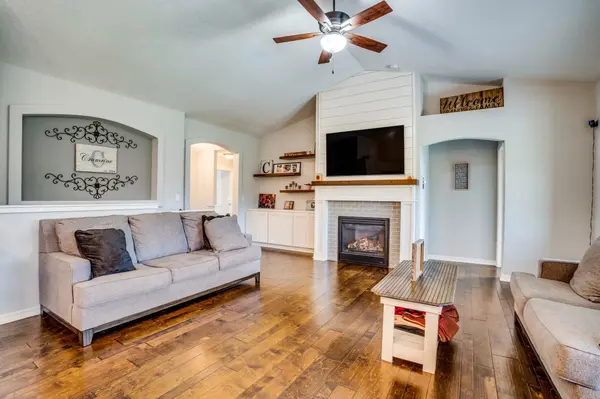 2406 N Silverdale St, Andover, KS 67002