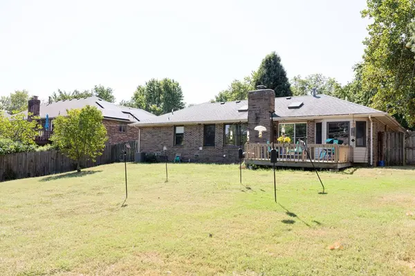 2099 W Nottingham ST, Springfield, MO 65810