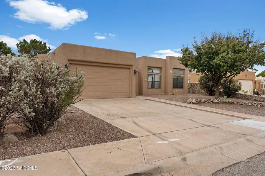 1175 Warm Springs LN, Las Cruces, NM 88011