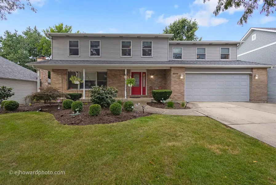 6068 Miller LN, Lisle, IL 60532
