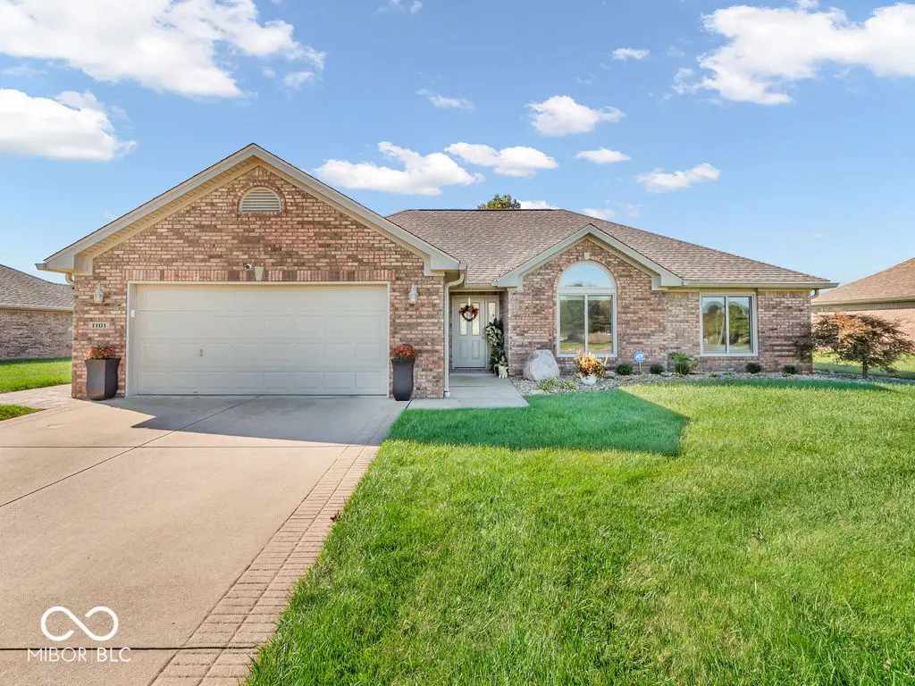1101 Constitution DR, Edinburgh, IN 46124