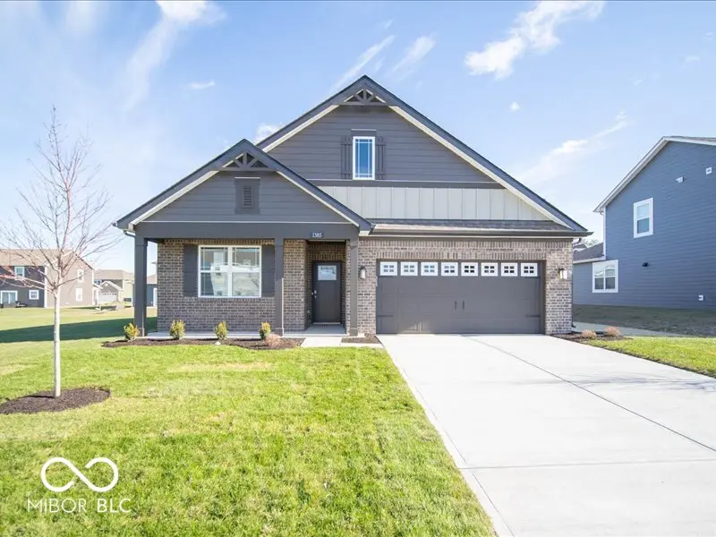 1383 Chime LN, Greenwood, IN 46143