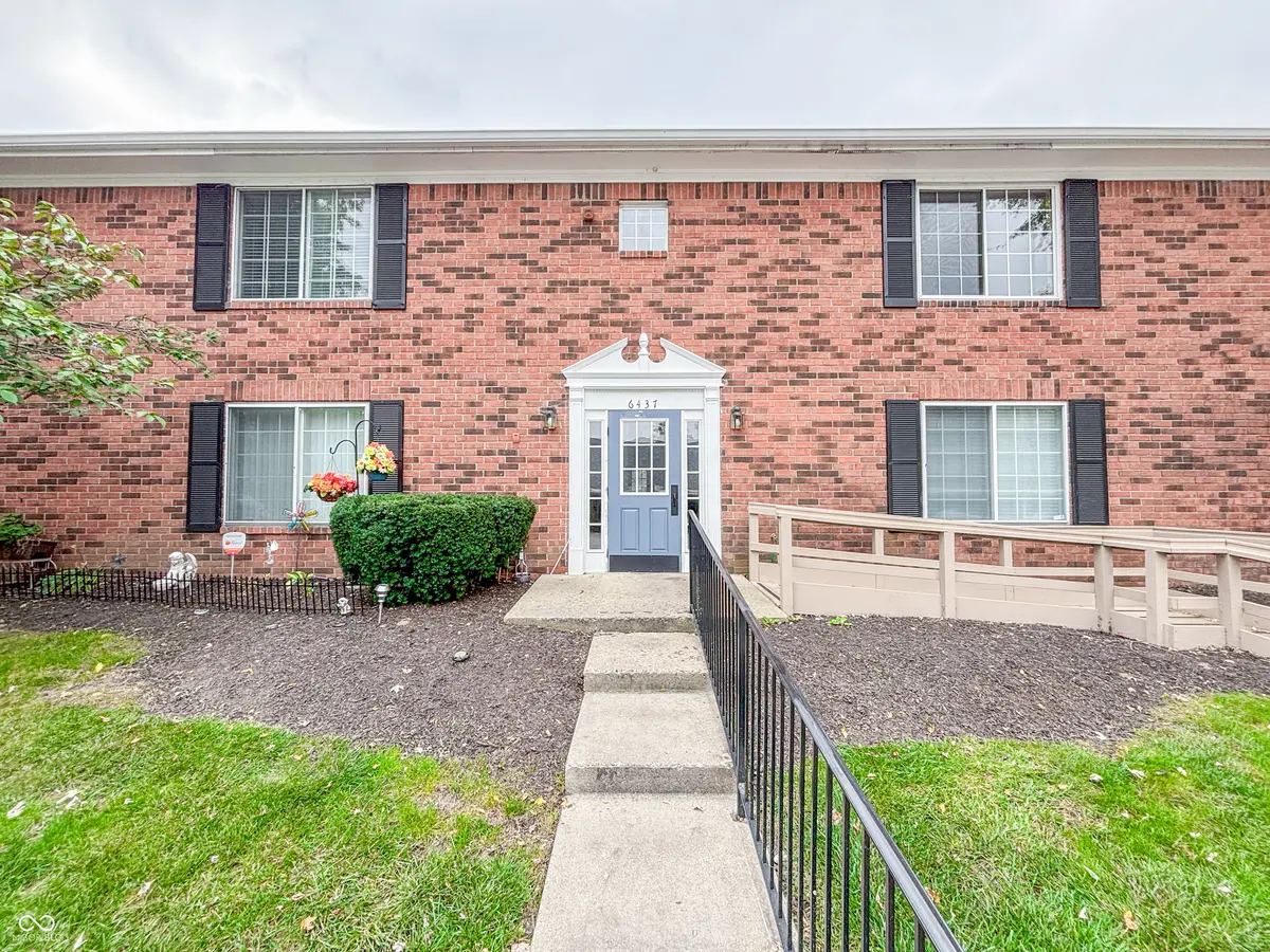 6437 Park Central DR W #6437C, Indianapolis, IN 46260