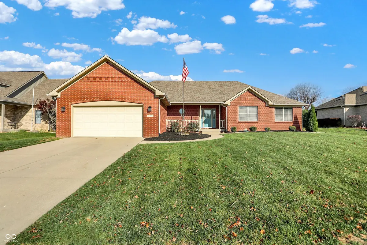 5200 Summerfield XING, Greenwood, IN 46143