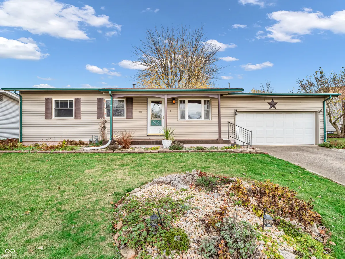 1161 Crestmoor DR, Shelbyville, IN 46176