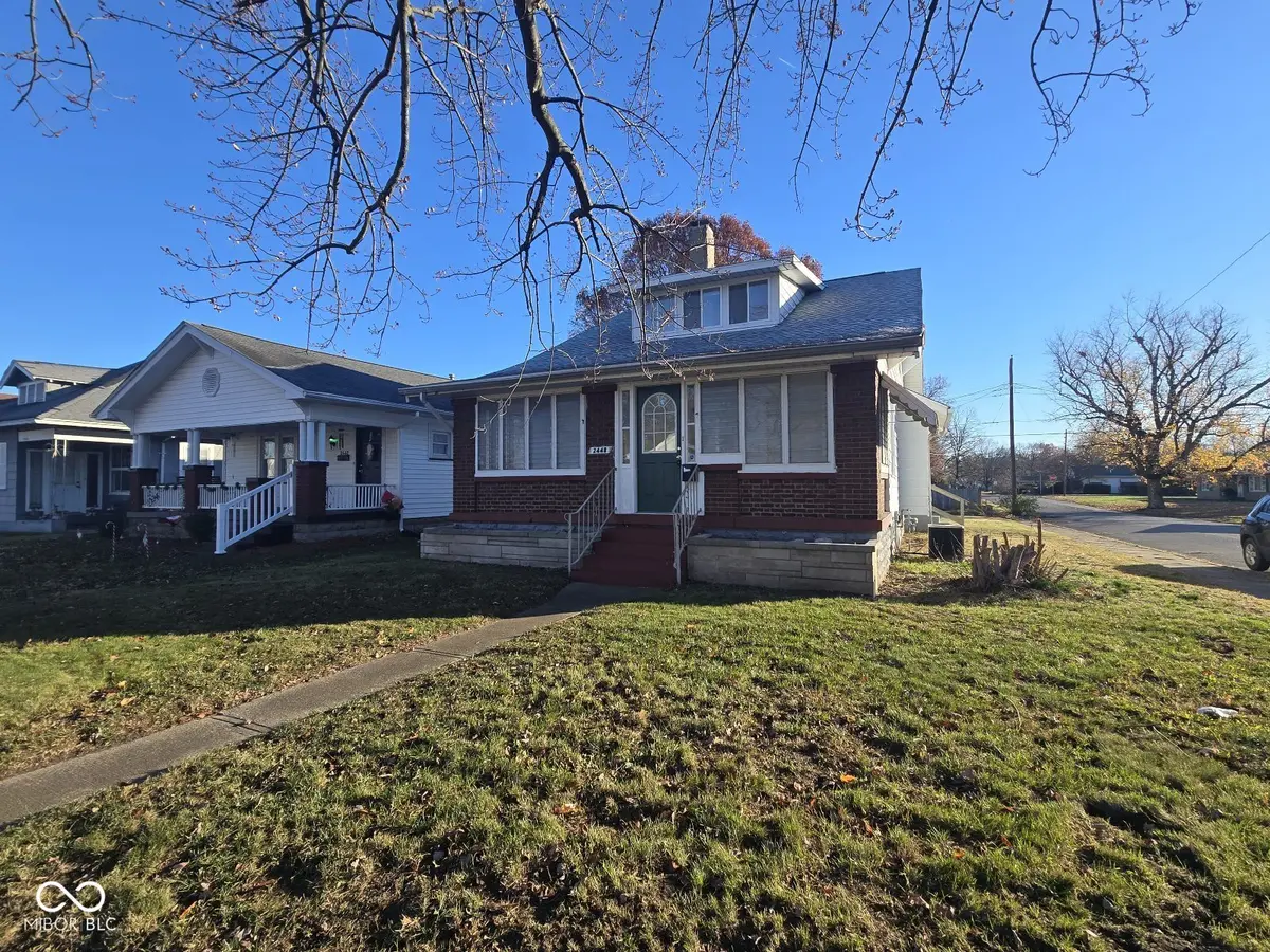 2448 S 8th ST, Terre Haute, IN 47802