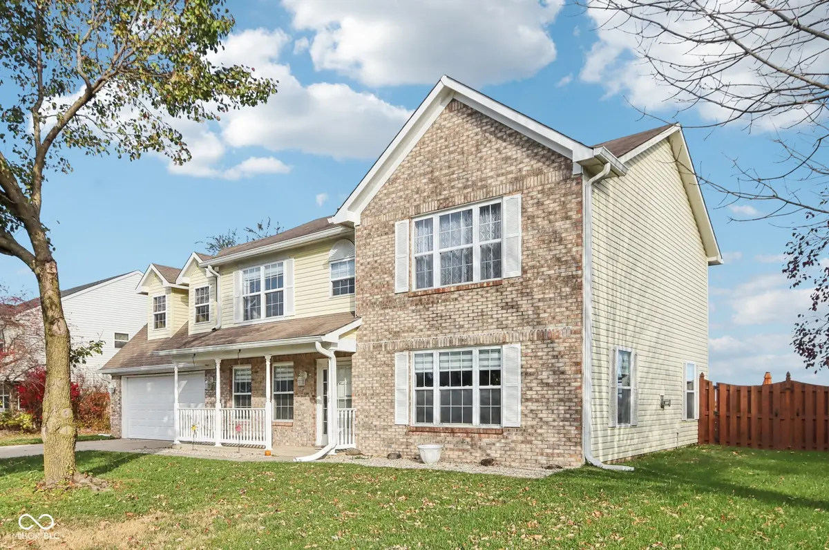 737 West ST, Whiteland, IN 46184