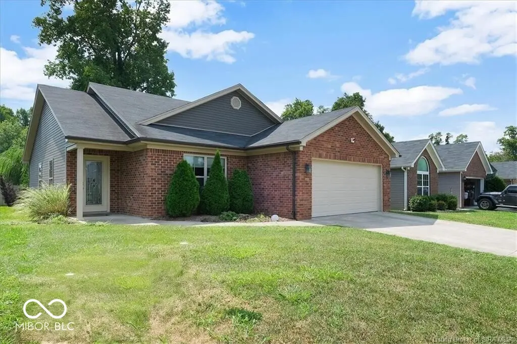 3918 Homestead DR, New Albany, IN 47150