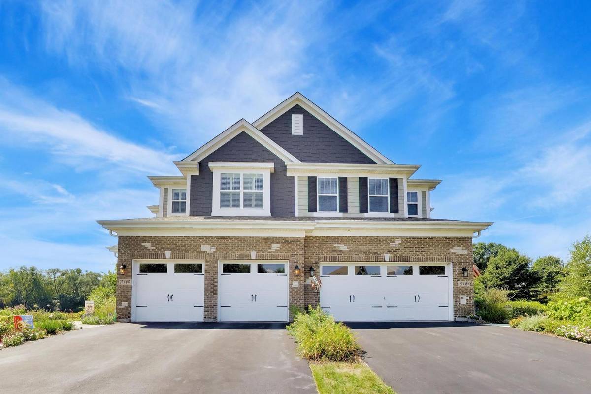 27W187 Breme DR, Warrenville, IL 60555