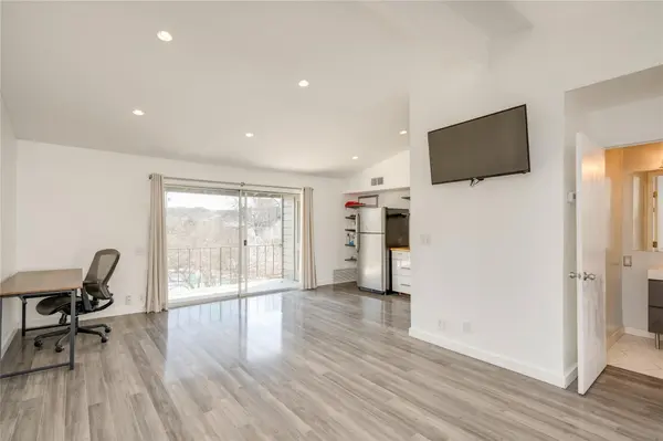 1304 Mariposa DR #214, Austin, TX 78704