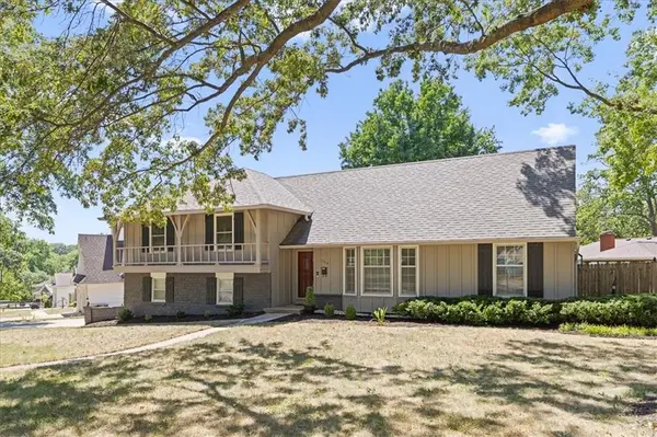 11512 WALNUT ST, Kansas City, MO 64114