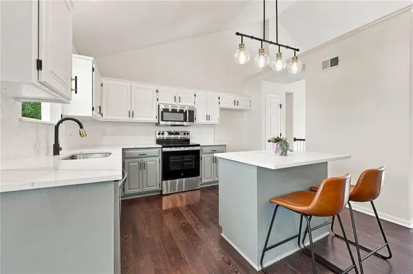 1005 N Clinton ST, Olathe, KS 66061