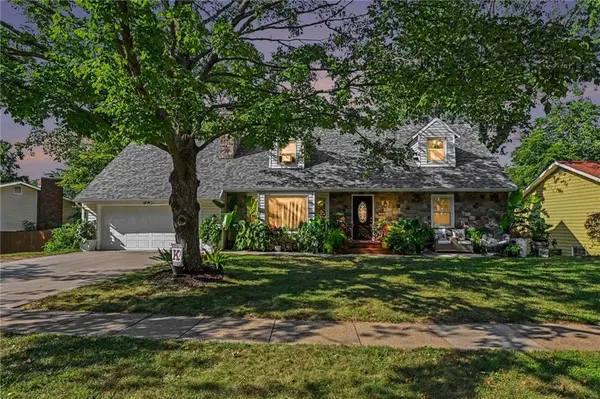 2905 Rimrock DR, Lawrence, KS 66047