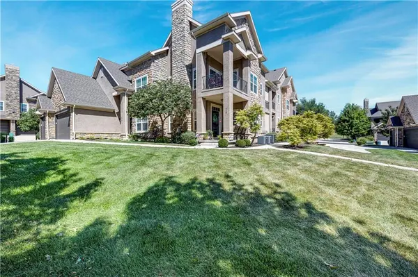 16010 Granada ST #110, Overland Park, KS 66085