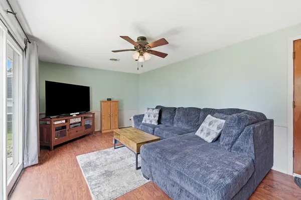 812 Glenwood PL, Kendallville, IN 46755-1201
