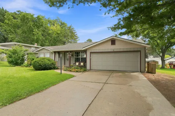 812 Glenwood PL, Kendallville, IN 46755-1201
