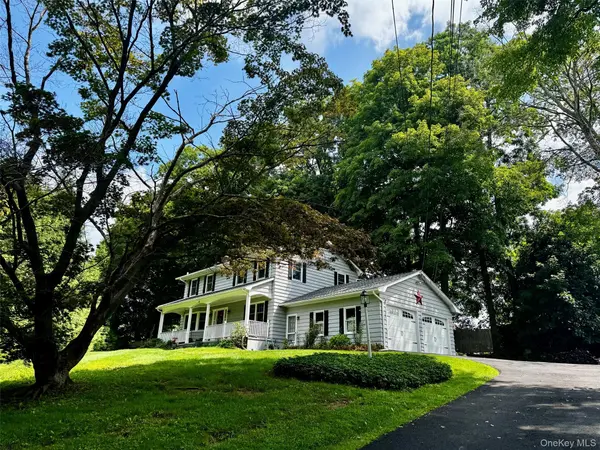 2 Foxey LN, Mahopac, NY 10541