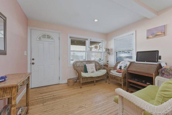 99 Virginia AVE, Long Beach, NY 11561